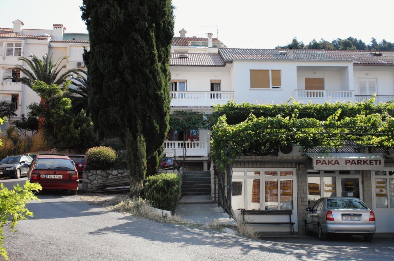 Apartments And Rooms With Parking Space Palit, Rab - 5061 Exterior photo