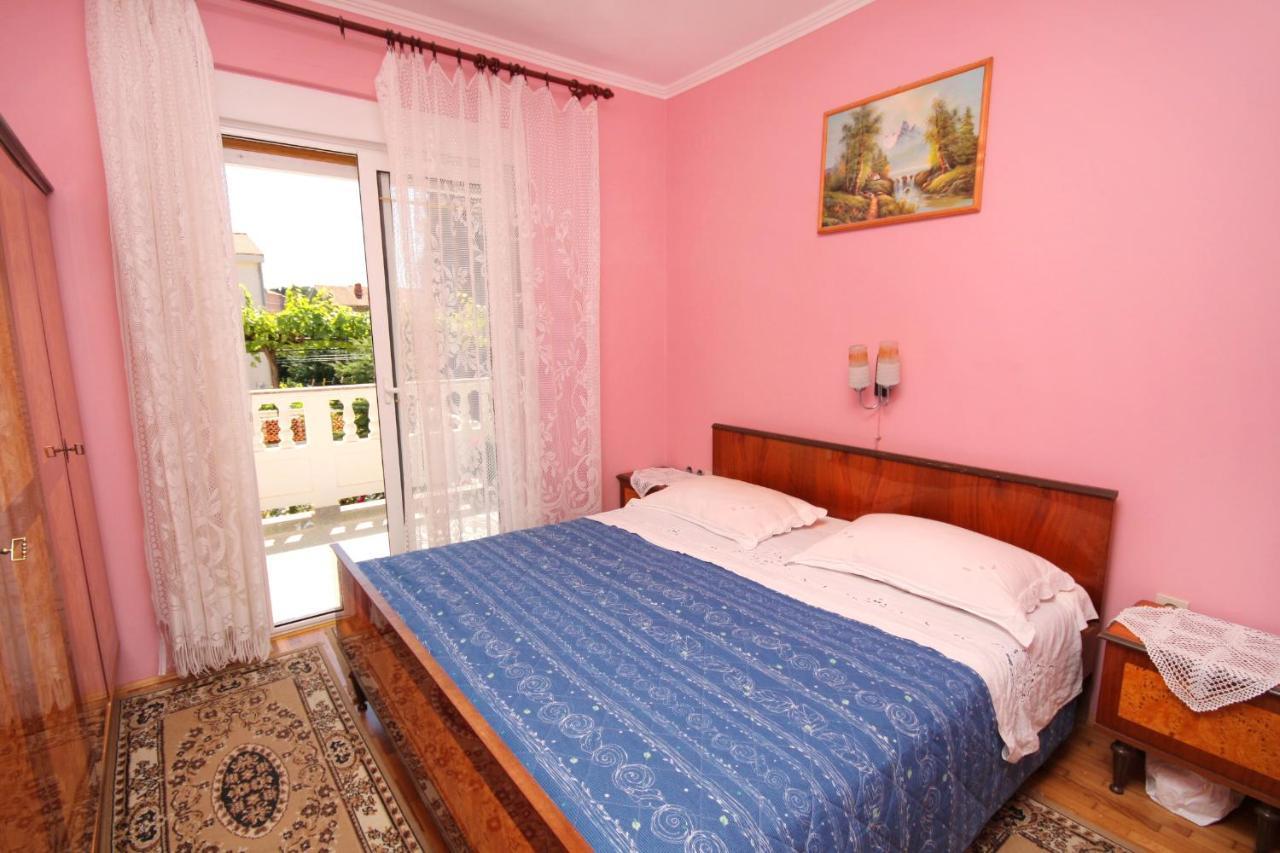 Apartments And Rooms With Parking Space Palit, Rab - 5061 Exterior photo