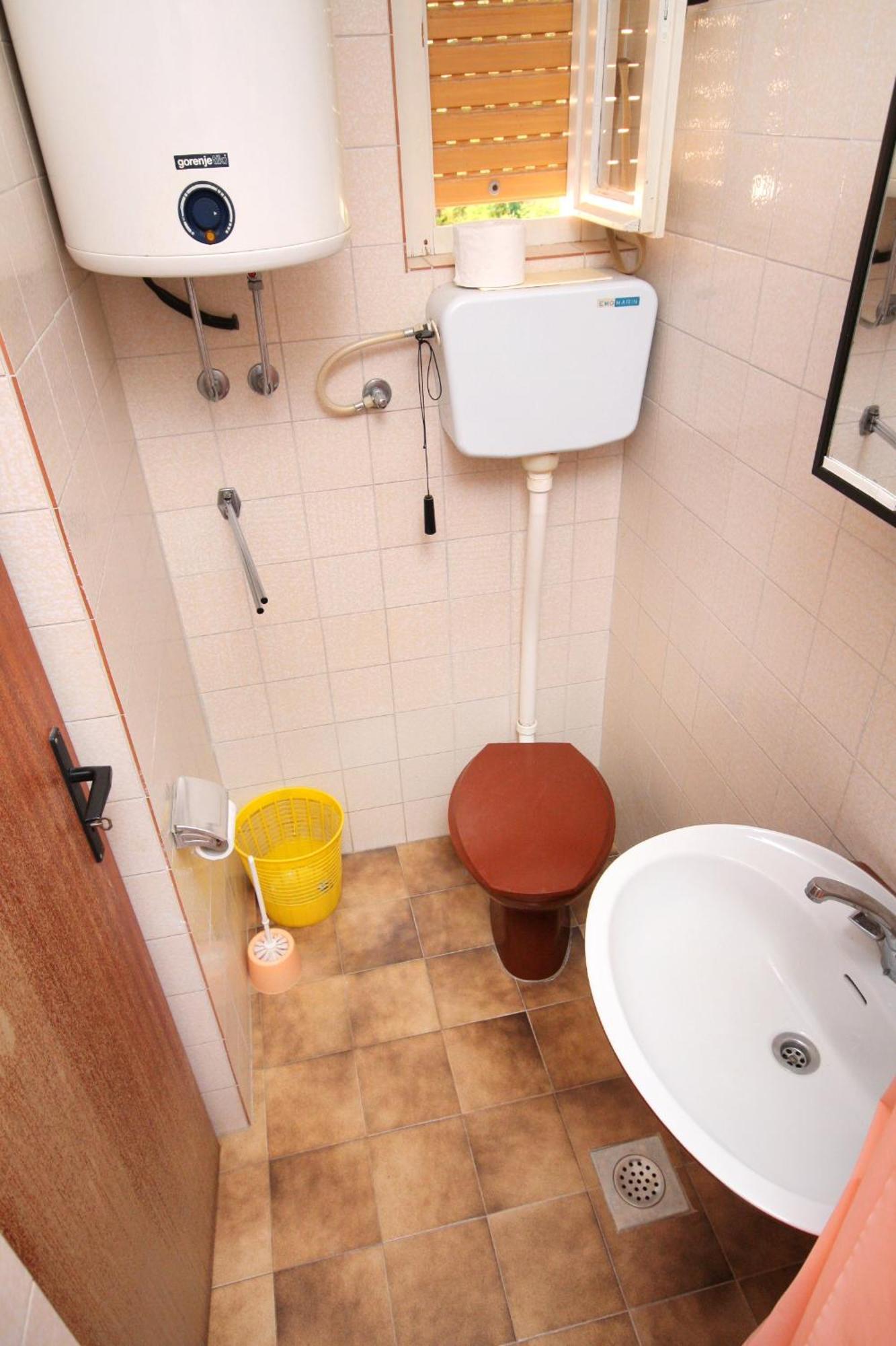 Apartments And Rooms With Parking Space Palit, Rab - 5061 Room photo